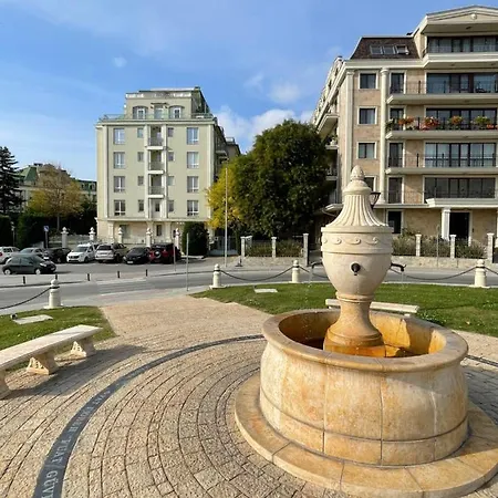 Romance And Apartcomplex Splendid 104