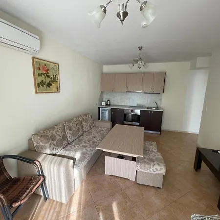Romance And Apartcomplex Splendid 104 Apartamento
