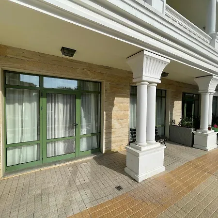 Romance And Apartcomplex Splendid 104 Apartamento Saints Constantine and Helena